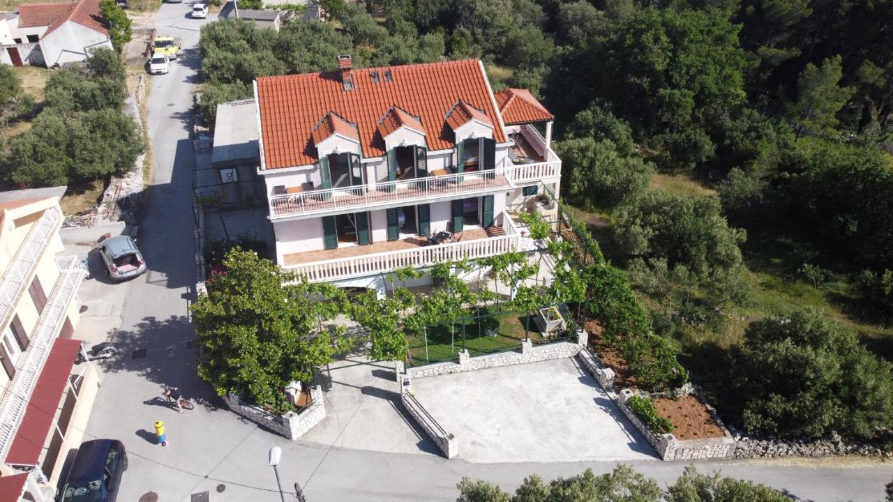 Apartments Kola Banići Eksteriør bilde