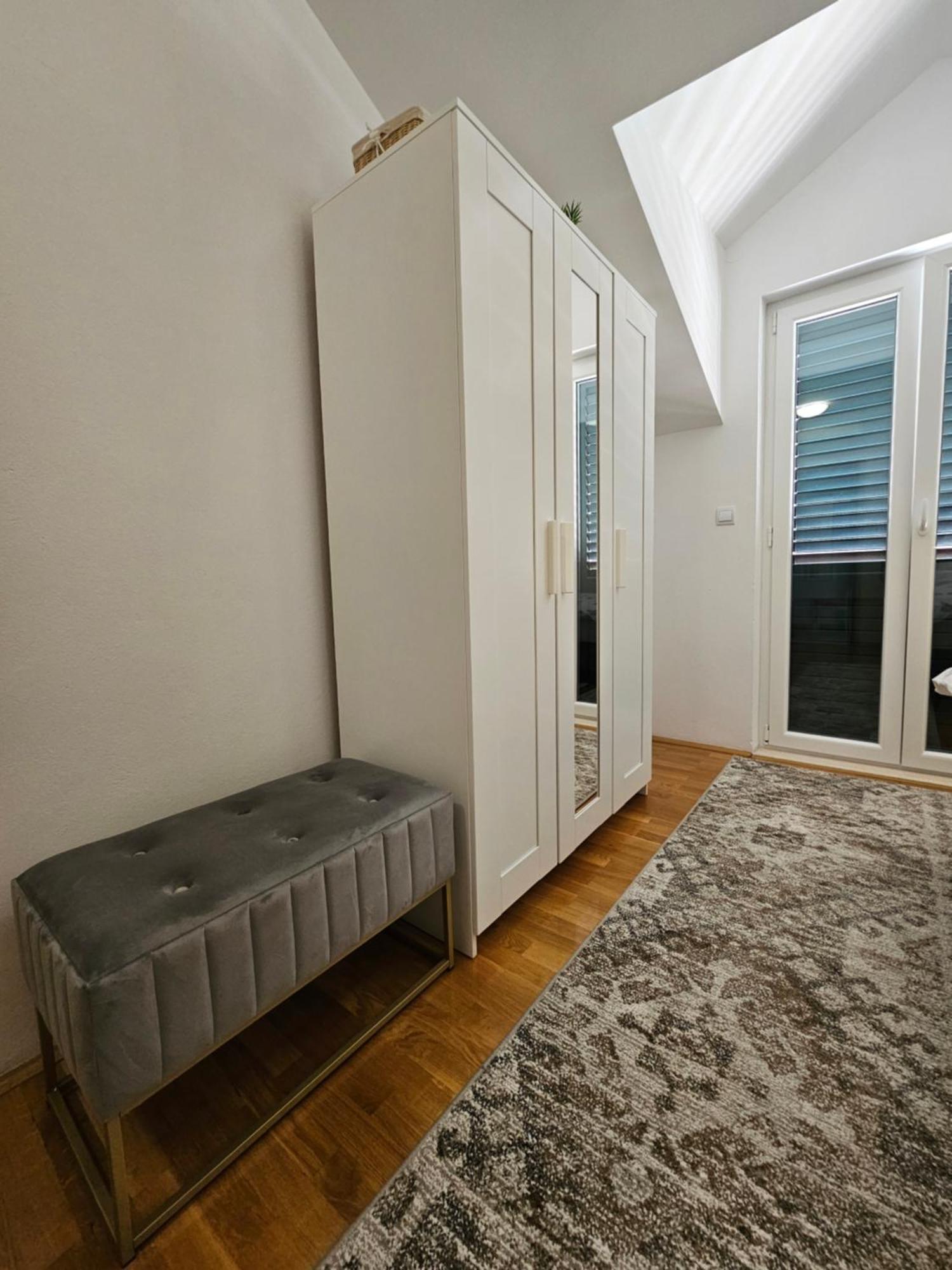 Apartments Kola Banići Eksteriør bilde