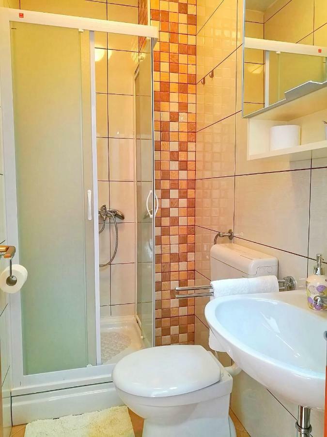 Apartments Kola Banići Eksteriør bilde